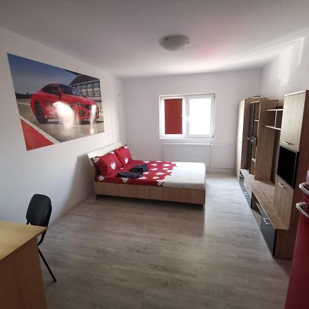Bmw Studio Apartment Bucharest Exterior photo